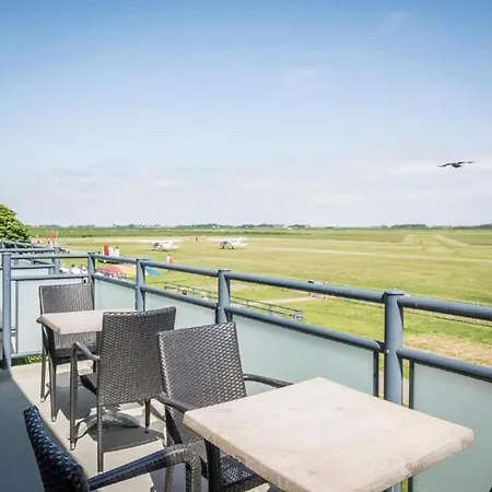 Vakantiehuis Cozy First Class With Balcony