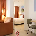 Dom wakacyjny Cozy First Class With Balcony