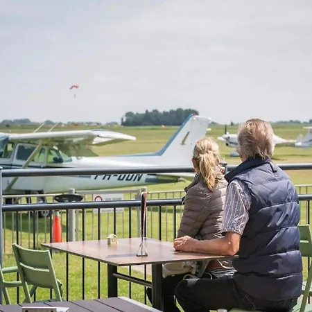 Vakantiehuis Cozy First Class With Balcony *